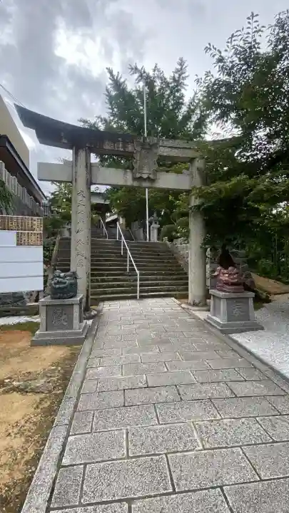 紅葉八幡宮の{uncategorized: "未分類", other: "その他", undefined: "問題あり", building: "その他建物", grave: "お墓", sacred_gate: "鳥居", guardian: "狛犬", statue: "像", buddha: "仏像", history: "歴史", nature: "自然", garden: "庭園", animal: "動物", pagoda: "塔", temizu: "手水舎", mountain_gate: "山門・神門", sanctuary: "本殿・本堂", subordinate: "末社・摂社", art: "芸術", scenery: "景色", jizo: "地蔵", ema: "絵馬", goshuin: "御朱印", omikuji: "おみくじ", items: "授与品その他", amulet: "お守り", goshuincho: "御朱印帳", eats: "食事", festival: "お祭り", votive_dance: "神楽", shichigosan: "七五三参", wedding: "結婚式", experience: "体験その他", initially: "初詣", around: "周辺", anti_infection: "感染症対策"}