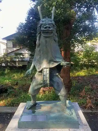 高木神社の像