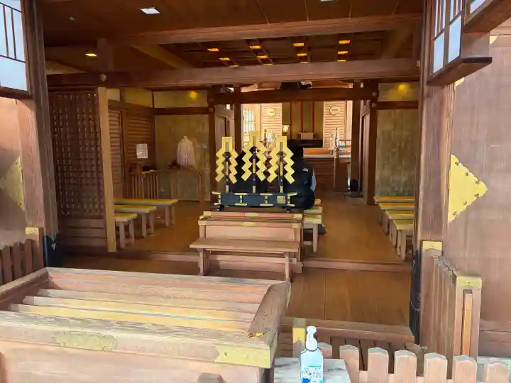 車折神社の{uncategorized: "未分類", other: "その他", undefined: "問題あり", building: "その他建物", grave: "お墓", sacred_gate: "鳥居", guardian: "狛犬", statue: "像", buddha: "仏像", history: "歴史", nature: "自然", garden: "庭園", animal: "動物", pagoda: "塔", temizu: "手水舎", mountain_gate: "山門・神門", sanctuary: "本殿・本堂", subordinate: "末社・摂社", art: "芸術", scenery: "景色", jizo: "地蔵", ema: "絵馬", goshuin: "御朱印", omikuji: "おみくじ", items: "授与品その他", amulet: "お守り", goshuincho: "御朱印帳", eats: "食事", festival: "お祭り", votive_dance: "神楽", shichigosan: "七五三参", wedding: "結婚式", experience: "体験その他", initially: "初詣", around: "周辺", anti_infection: "感染症対策"}