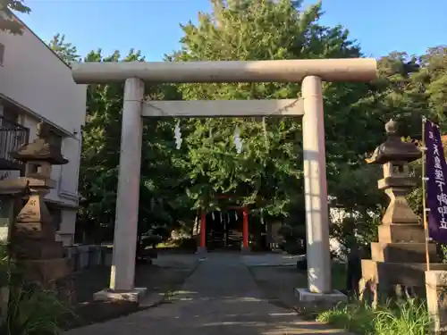 雷神社の鳥居