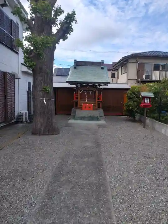 小松原稲荷神社の{uncategorized: "未分類", other: "その他", undefined: "問題あり", building: "その他建物", grave: "お墓", sacred_gate: "鳥居", guardian: "狛犬", statue: "像", buddha: "仏像", history: "歴史", nature: "自然", garden: "庭園", animal: "動物", pagoda: "塔", temizu: "手水舎", mountain_gate: "山門・神門", sanctuary: "本殿・本堂", subordinate: "末社・摂社", art: "芸術", scenery: "景色", jizo: "地蔵", ema: "絵馬", goshuin: "御朱印", omikuji: "おみくじ", items: "授与品その他", amulet: "お守り", goshuincho: "御朱印帳", eats: "食事", festival: "お祭り", votive_dance: "神楽", shichigosan: "七五三参", wedding: "結婚式", experience: "体験その他", initially: "初詣", around: "周辺", anti_infection: "感染症対策"}