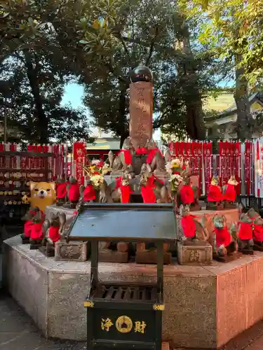 豊川稲荷東京別院の{uncategorized: "未分類", other: "その他", undefined: "問題あり", building: "その他建物", grave: "お墓", sacred_gate: "鳥居", guardian: "狛犬", statue: "像", buddha: "仏像", history: "歴史", nature: "自然", garden: "庭園", animal: "動物", pagoda: "塔", temizu: "手水舎", mountain_gate: "山門・神門", sanctuary: "本殿・本堂", subordinate: "末社・摂社", art: "芸術", scenery: "景色", jizo: "地蔵", ema: "絵馬", goshuin: "御朱印", omikuji: "おみくじ", items: "授与品その他", amulet: "お守り", goshuincho: "御朱印帳", eats: "食事", festival: "お祭り", votive_dance: "神楽", shichigosan: "七五三参", wedding: "結婚式", experience: "体験その他", initially: "初詣", around: "周辺", anti_infection: "感染症対策"}