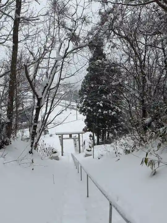富川八幡宮の{uncategorized: "未分類", other: "その他", undefined: "問題あり", building: "その他建物", grave: "お墓", sacred_gate: "鳥居", guardian: "狛犬", statue: "像", buddha: "仏像", history: "歴史", nature: "自然", garden: "庭園", animal: "動物", pagoda: "塔", temizu: "手水舎", mountain_gate: "山門・神門", sanctuary: "本殿・本堂", subordinate: "末社・摂社", art: "芸術", scenery: "景色", jizo: "地蔵", ema: "絵馬", goshuin: "御朱印", omikuji: "おみくじ", items: "授与品その他", amulet: "お守り", goshuincho: "御朱印帳", eats: "食事", festival: "お祭り", votive_dance: "神楽", shichigosan: "七五三参", wedding: "結婚式", experience: "体験その他", initially: "初詣", around: "周辺", anti_infection: "感染症対策"}
