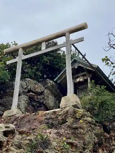 稲佐の浜　弁天島の鳥居