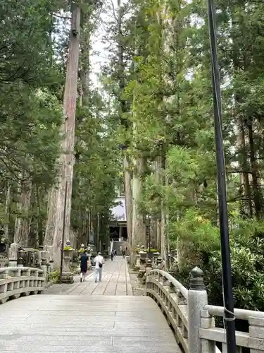 高野山金剛峯寺奥の院の建物その他