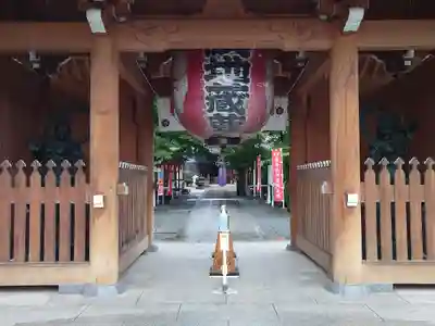 日限地蔵尊 観音院の山門・神門