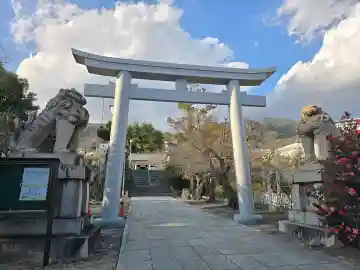 兵庫縣神戸護國神社の{uncategorized: "未分類", other: "その他", undefined: "問題あり", building: "その他建物", grave: "お墓", sacred_gate: "鳥居", guardian: "狛犬", statue: "像", buddha: "仏像", history: "歴史", nature: "自然", garden: "庭園", animal: "動物", pagoda: "塔", temizu: "手水舎", mountain_gate: "山門・神門", sanctuary: "本殿・本堂", subordinate: "末社・摂社", art: "芸術", scenery: "景色", jizo: "地蔵", ema: "絵馬", goshuin: "御朱印", omikuji: "おみくじ", items: "授与品その他", amulet: "お守り", goshuincho: "御朱印帳", eats: "食事", festival: "お祭り", votive_dance: "神楽", shichigosan: "七五三参", wedding: "結婚式", experience: "体験その他", initially: "初詣", around: "周辺", anti_infection: "感染症対策"}