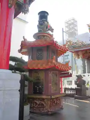 横濱関帝廟の塔