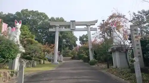 満福寺（三好稲荷閣）の鳥居