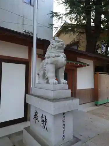 空鞘稲生神社の狛犬