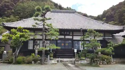 龍岳院の本殿・本堂