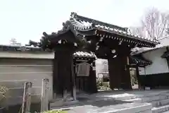 上品蓮台寺の山門