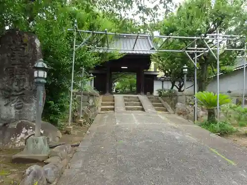 延命寺の山門