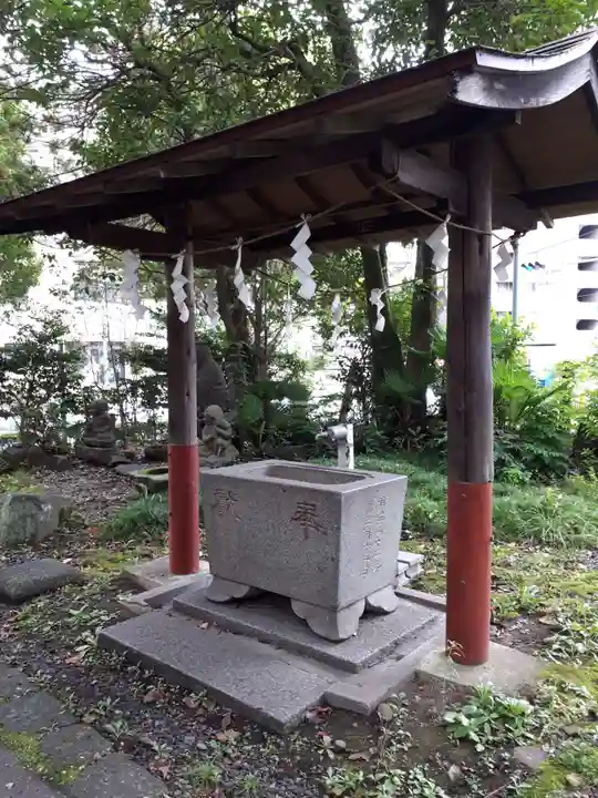 蠣崎神社の手水舎