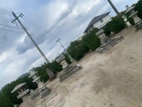 龍神社の建物その他