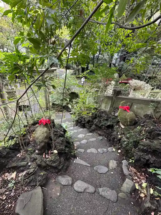 赤坂氷川神社の{uncategorized: "未分類", other: "その他", undefined: "問題あり", building: "その他建物", grave: "お墓", sacred_gate: "鳥居", guardian: "狛犬", statue: "像", buddha: "仏像", history: "歴史", nature: "自然", garden: "庭園", animal: "動物", pagoda: "塔", temizu: "手水舎", mountain_gate: "山門・神門", sanctuary: "本殿・本堂", subordinate: "末社・摂社", art: "芸術", scenery: "景色", jizo: "地蔵", ema: "絵馬", goshuin: "御朱印", omikuji: "おみくじ", items: "授与品その他", amulet: "お守り", goshuincho: "御朱印帳", eats: "食事", festival: "お祭り", votive_dance: "神楽", shichigosan: "七五三参", wedding: "結婚式", experience: "体験その他", initially: "初詣", around: "周辺", anti_infection: "感染症対策"}