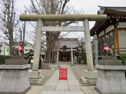 飛木稲荷神社の鳥居