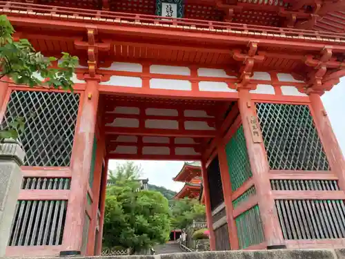清水寺の山門・神門