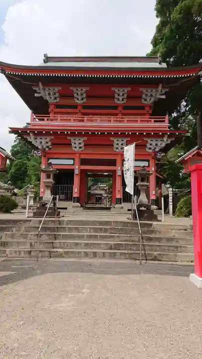 榎原神社の山門・神門