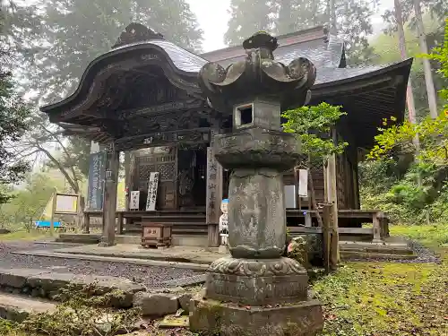 真福寺の本殿