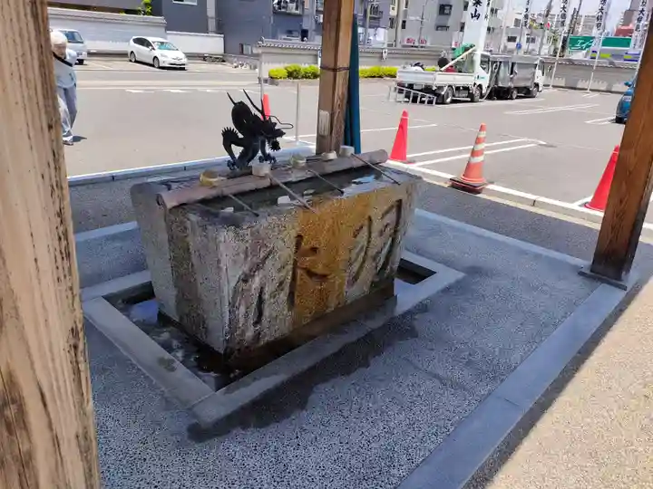 秋葉山圓通寺の手水舎