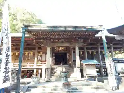青岸渡寺の本殿・本堂