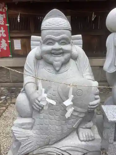 新羅神社の像