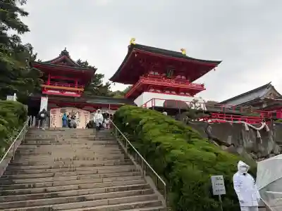 赤間神宮の{uncategorized: "未分類", other: "その他", undefined: "問題あり", building: "その他建物", grave: "お墓", sacred_gate: "鳥居", guardian: "狛犬", statue: "像", buddha: "仏像", history: "歴史", nature: "自然", garden: "庭園", animal: "動物", pagoda: "塔", temizu: "手水舎", mountain_gate: "山門・神門", sanctuary: "本殿・本堂", subordinate: "末社・摂社", art: "芸術", scenery: "景色", jizo: "地蔵", ema: "絵馬", goshuin: "御朱印", omikuji: "おみくじ", items: "授与品その他", amulet: "お守り", goshuincho: "御朱印帳", eats: "食事", festival: "お祭り", votive_dance: "神楽", shichigosan: "七五三参", wedding: "結婚式", experience: "体験その他", initially: "初詣", around: "周辺", anti_infection: "感染症対策"}