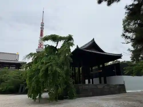 増上寺の{uncategorized: "未分類", other: "その他", undefined: "問題あり", building: "その他建物", grave: "お墓", sacred_gate: "鳥居", guardian: "狛犬", statue: "像", buddha: "仏像", history: "歴史", nature: "自然", garden: "庭園", animal: "動物", pagoda: "塔", temizu: "手水舎", mountain_gate: "山門・神門", sanctuary: "本殿・本堂", subordinate: "末社・摂社", art: "芸術", scenery: "景色", jizo: "地蔵", ema: "絵馬", goshuin: "御朱印", omikuji: "おみくじ", items: "授与品その他", amulet: "お守り", goshuincho: "御朱印帳", eats: "食事", festival: "お祭り", votive_dance: "神楽", shichigosan: "七五三参", wedding: "結婚式", experience: "体験その他", initially: "初詣", around: "周辺", anti_infection: "感染症対策"}
