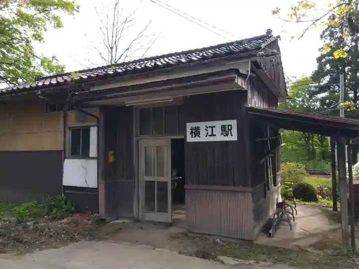 蔵王社の{uncategorized: "未分類", other: "その他", undefined: "問題あり", building: "その他建物", grave: "お墓", sacred_gate: "鳥居", guardian: "狛犬", statue: "像", buddha: "仏像", history: "歴史", nature: "自然", garden: "庭園", animal: "動物", pagoda: "塔", temizu: "手水舎", mountain_gate: "山門・神門", sanctuary: "本殿・本堂", subordinate: "末社・摂社", art: "芸術", scenery: "景色", jizo: "地蔵", ema: "絵馬", goshuin: "御朱印", omikuji: "おみくじ", items: "授与品その他", amulet: "お守り", goshuincho: "御朱印帳", eats: "食事", festival: "お祭り", votive_dance: "神楽", shichigosan: "七五三参", wedding: "結婚式", experience: "体験その他", initially: "初詣", around: "周辺", anti_infection: "感染症対策"}