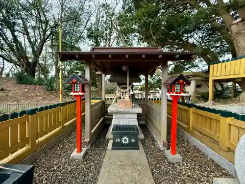 堀出神社の{uncategorized: "未分類", other: "その他", undefined: "問題あり", building: "その他建物", grave: "お墓", sacred_gate: "鳥居", guardian: "狛犬", statue: "像", buddha: "仏像", history: "歴史", nature: "自然", garden: "庭園", animal: "動物", pagoda: "塔", temizu: "手水舎", mountain_gate: "山門・神門", sanctuary: "本殿・本堂", subordinate: "末社・摂社", art: "芸術", scenery: "景色", jizo: "地蔵", ema: "絵馬", goshuin: "御朱印", omikuji: "おみくじ", items: "授与品その他", amulet: "お守り", goshuincho: "御朱印帳", eats: "食事", festival: "お祭り", votive_dance: "神楽", shichigosan: "七五三参", wedding: "結婚式", experience: "体験その他", initially: "初詣", around: "周辺", anti_infection: "感染症対策"}