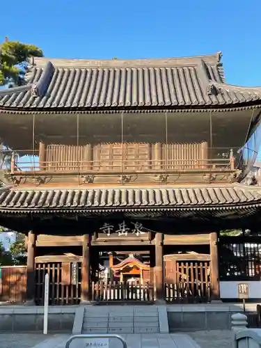 泉岳寺の山門