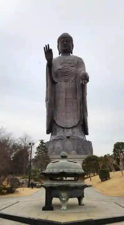 東本願寺本廟 牛久浄苑(牛久大仏)の仏像