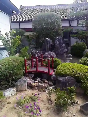 大鏑神社の庭園