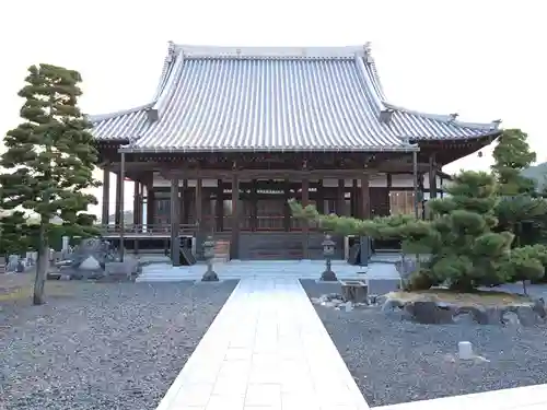 法泉寺の本殿・本堂