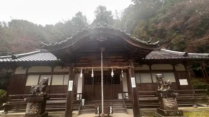 穴師坐兵主神社の本殿