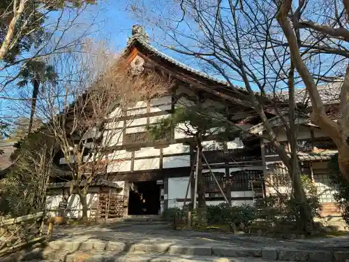 龍安寺の{uncategorized: "未分類", other: "その他", undefined: "問題あり", building: "その他建物", grave: "お墓", sacred_gate: "鳥居", guardian: "狛犬", statue: "像", buddha: "仏像", history: "歴史", nature: "自然", garden: "庭園", animal: "動物", pagoda: "塔", temizu: "手水舎", mountain_gate: "山門・神門", sanctuary: "本殿・本堂", subordinate: "末社・摂社", art: "芸術", scenery: "景色", jizo: "地蔵", ema: "絵馬", goshuin: "御朱印", omikuji: "おみくじ", items: "授与品その他", amulet: "お守り", goshuincho: "御朱印帳", eats: "食事", festival: "お祭り", votive_dance: "神楽", shichigosan: "七五三参", wedding: "結婚式", experience: "体験その他", initially: "初詣", around: "周辺", anti_infection: "感染症対策"}