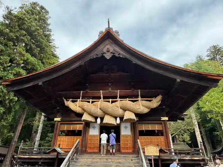 諏訪大社下社秋宮(長野県)