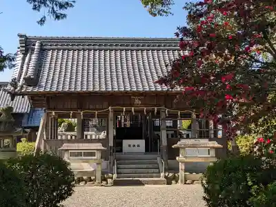 大井神社の{uncategorized: "未分類", other: "その他", undefined: "問題あり", building: "その他建物", grave: "お墓", sacred_gate: "鳥居", guardian: "狛犬", statue: "像", buddha: "仏像", history: "歴史", nature: "自然", garden: "庭園", animal: "動物", pagoda: "塔", temizu: "手水舎", mountain_gate: "山門・神門", sanctuary: "本殿・本堂", subordinate: "末社・摂社", art: "芸術", scenery: "景色", jizo: "地蔵", ema: "絵馬", goshuin: "御朱印", omikuji: "おみくじ", items: "授与品その他", amulet: "お守り", goshuincho: "御朱印帳", eats: "食事", festival: "お祭り", votive_dance: "神楽", shichigosan: "七五三参", wedding: "結婚式", experience: "体験その他", initially: "初詣", around: "周辺", anti_infection: "感染症対策"}