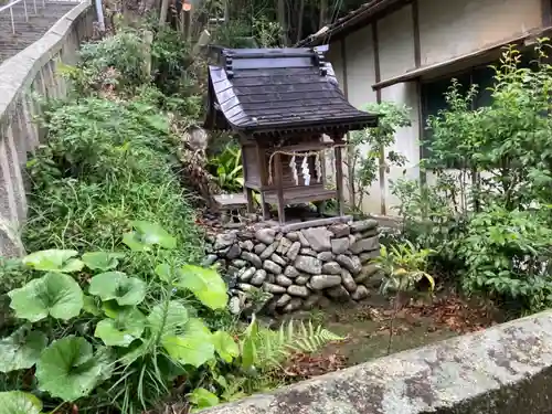 伊豫岡八幡神社の末社