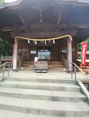 尾曳稲荷神社の本殿