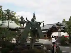 大井神社の像
