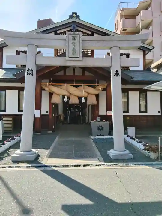 出雲大社大阪分院の{uncategorized: "未分類", other: "その他", undefined: "問題あり", building: "その他建物", grave: "お墓", sacred_gate: "鳥居", guardian: "狛犬", statue: "像", buddha: "仏像", history: "歴史", nature: "自然", garden: "庭園", animal: "動物", pagoda: "塔", temizu: "手水舎", mountain_gate: "山門・神門", sanctuary: "本殿・本堂", subordinate: "末社・摂社", art: "芸術", scenery: "景色", jizo: "地蔵", ema: "絵馬", goshuin: "御朱印", omikuji: "おみくじ", items: "授与品その他", amulet: "お守り", goshuincho: "御朱印帳", eats: "食事", festival: "お祭り", votive_dance: "神楽", shichigosan: "七五三参", wedding: "結婚式", experience: "体験その他", initially: "初詣", around: "周辺", anti_infection: "感染症対策"}