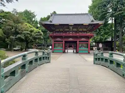 根津神社の山門・神門