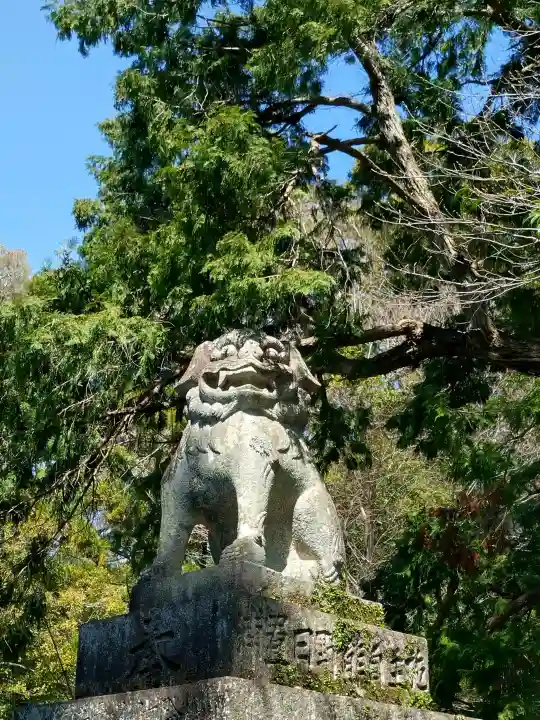 熊野速玉大社の{uncategorized: "未分類", other: "その他", undefined: "問題あり", building: "その他建物", grave: "お墓", sacred_gate: "鳥居", guardian: "狛犬", statue: "像", buddha: "仏像", history: "歴史", nature: "自然", garden: "庭園", animal: "動物", pagoda: "塔", temizu: "手水舎", mountain_gate: "山門・神門", sanctuary: "本殿・本堂", subordinate: "末社・摂社", art: "芸術", scenery: "景色", jizo: "地蔵", ema: "絵馬", goshuin: "御朱印", omikuji: "おみくじ", items: "授与品その他", amulet: "お守り", goshuincho: "御朱印帳", eats: "食事", festival: "お祭り", votive_dance: "神楽", shichigosan: "七五三参", wedding: "結婚式", experience: "体験その他", initially: "初詣", around: "周辺", anti_infection: "感染症対策"}