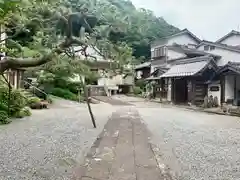 仏谷寺の建物その他