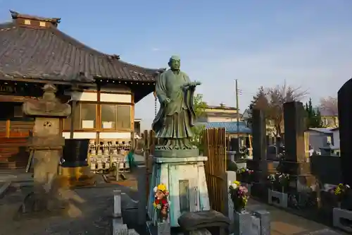 宗信寺の像