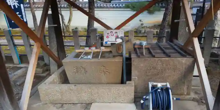 六請神社の手水舎