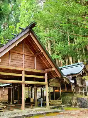 恵那神社の本殿・本堂