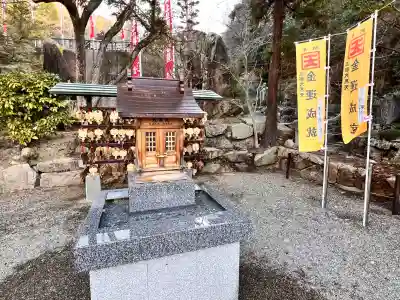 最上稲荷山妙教寺の{uncategorized: "未分類", other: "その他", undefined: "問題あり", building: "その他建物", grave: "お墓", sacred_gate: "鳥居", guardian: "狛犬", statue: "像", buddha: "仏像", history: "歴史", nature: "自然", garden: "庭園", animal: "動物", pagoda: "塔", temizu: "手水舎", mountain_gate: "山門・神門", sanctuary: "本殿・本堂", subordinate: "末社・摂社", art: "芸術", scenery: "景色", jizo: "地蔵", ema: "絵馬", goshuin: "御朱印", omikuji: "おみくじ", items: "授与品その他", amulet: "お守り", goshuincho: "御朱印帳", eats: "食事", festival: "お祭り", votive_dance: "神楽", shichigosan: "七五三参", wedding: "結婚式", experience: "体験その他", initially: "初詣", around: "周辺", anti_infection: "感染症対策"}